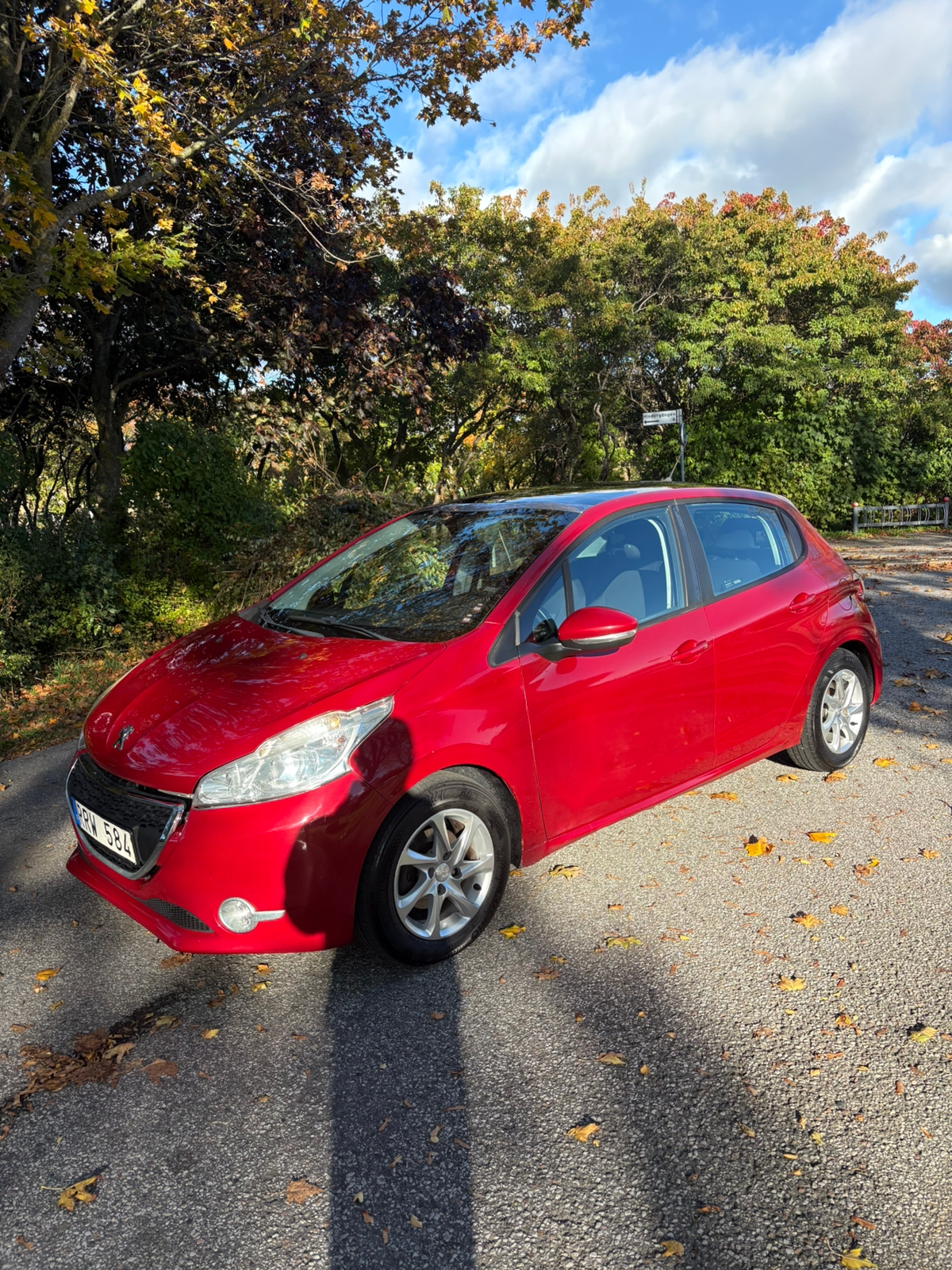 Peugeot 208 1.2 PureTech 82 2013, bild 2/5