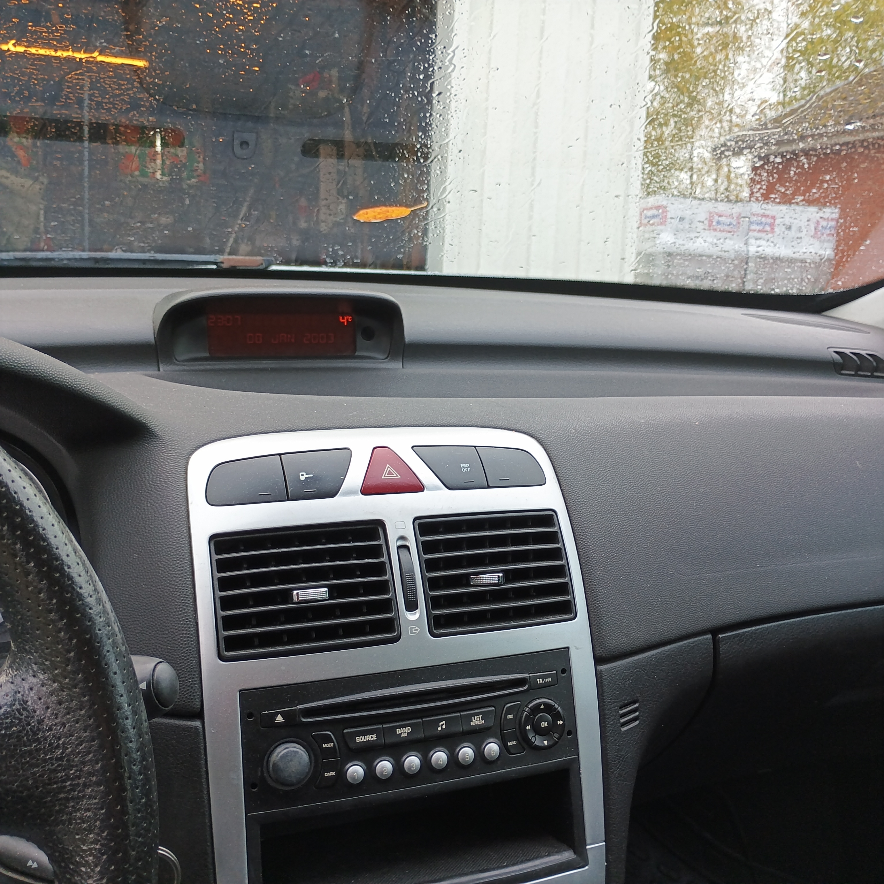 Peugeot 307 Break 1.6 Bioflex Manuell 2008, bild 7/8
