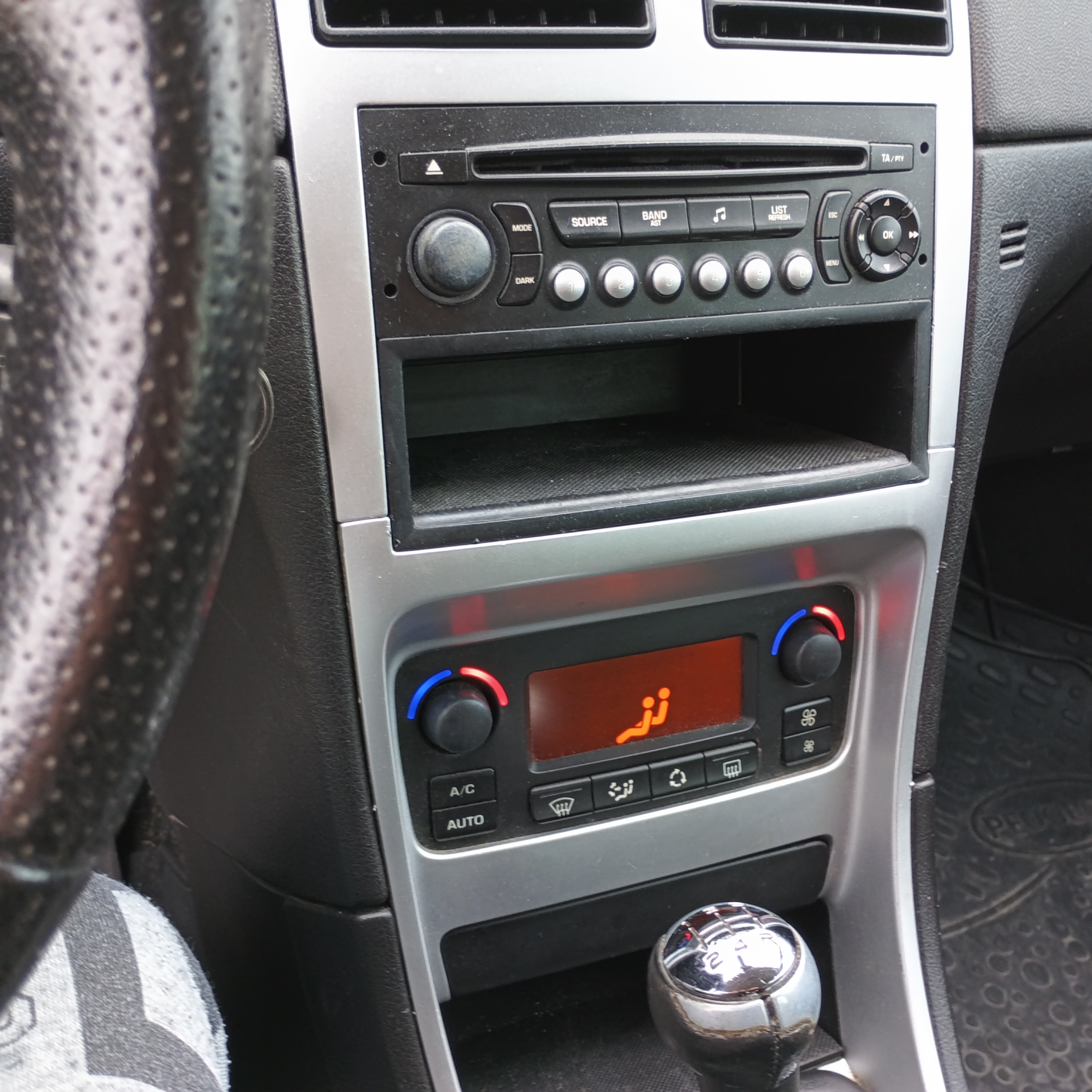 Peugeot 307 Break 1.6 Bioflex Manuell 2008, bild 8/8