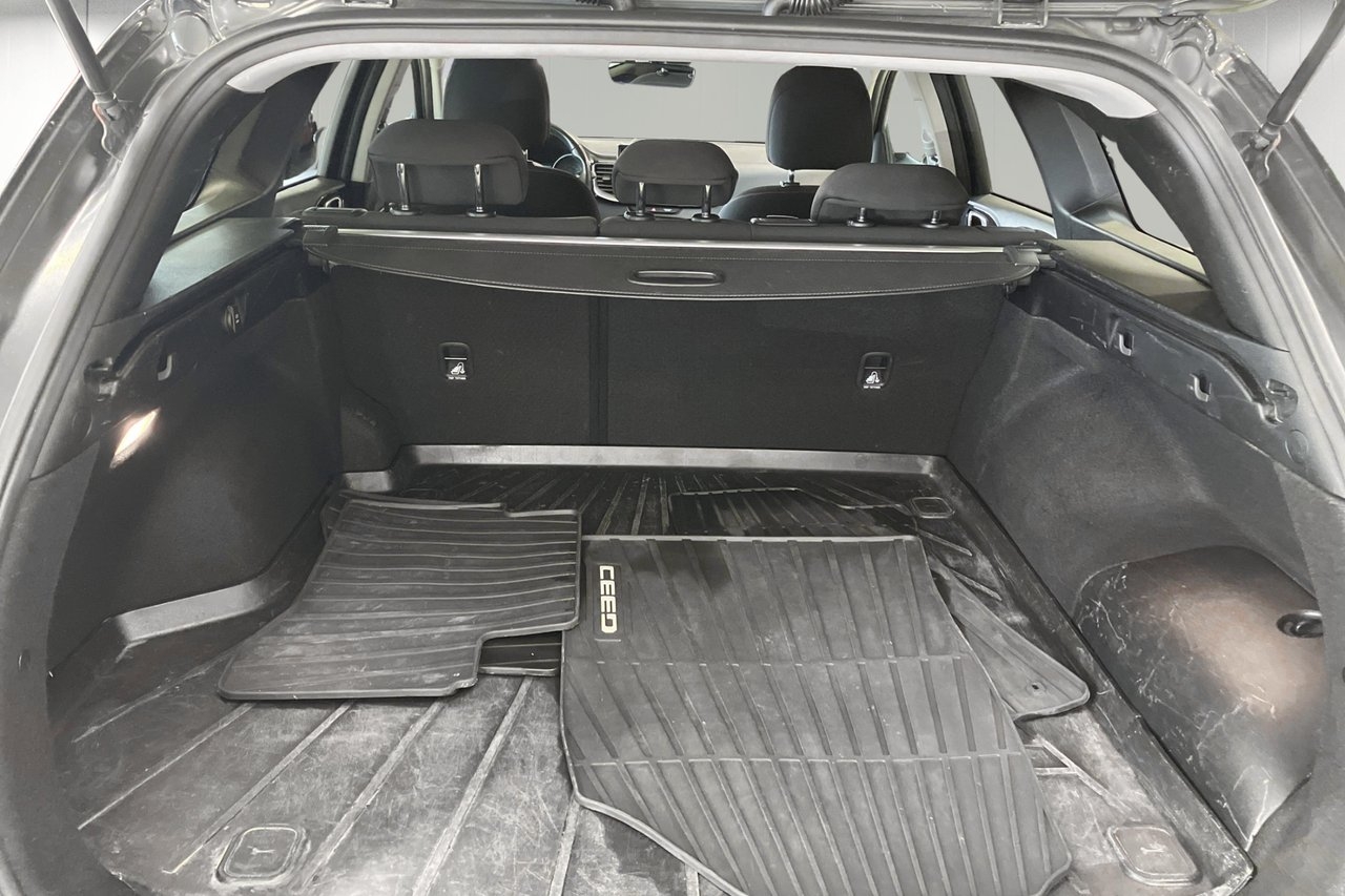 Kia Ceed 1.6 GDI Advance 2023, bild 6/10