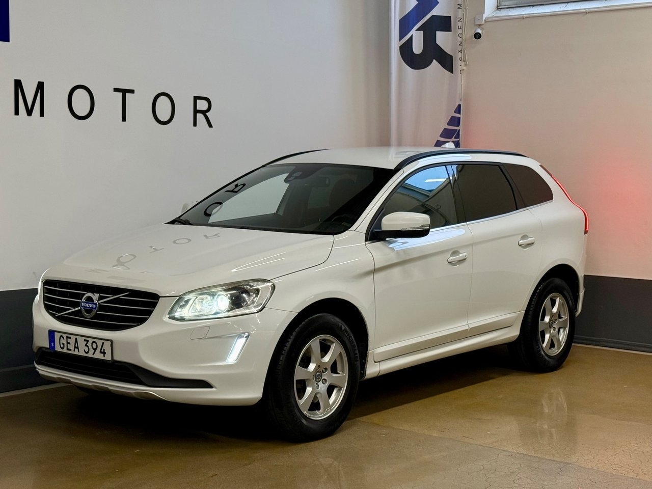 Volvo XC60 D4 Momentum Business Edition 2015, bild 2/10