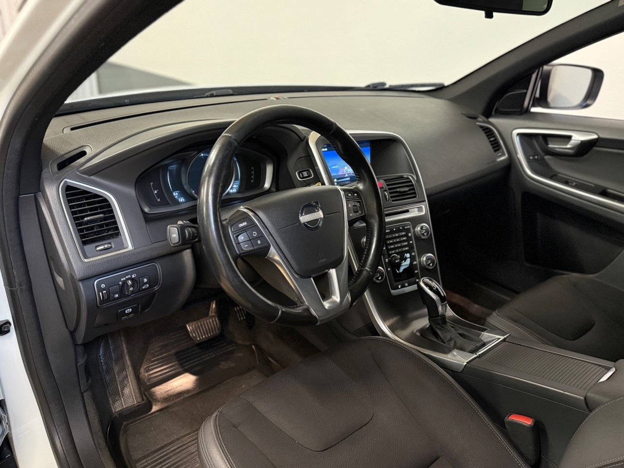 Volvo XC60 D4 Momentum Business Edition 2015, bild 7/10