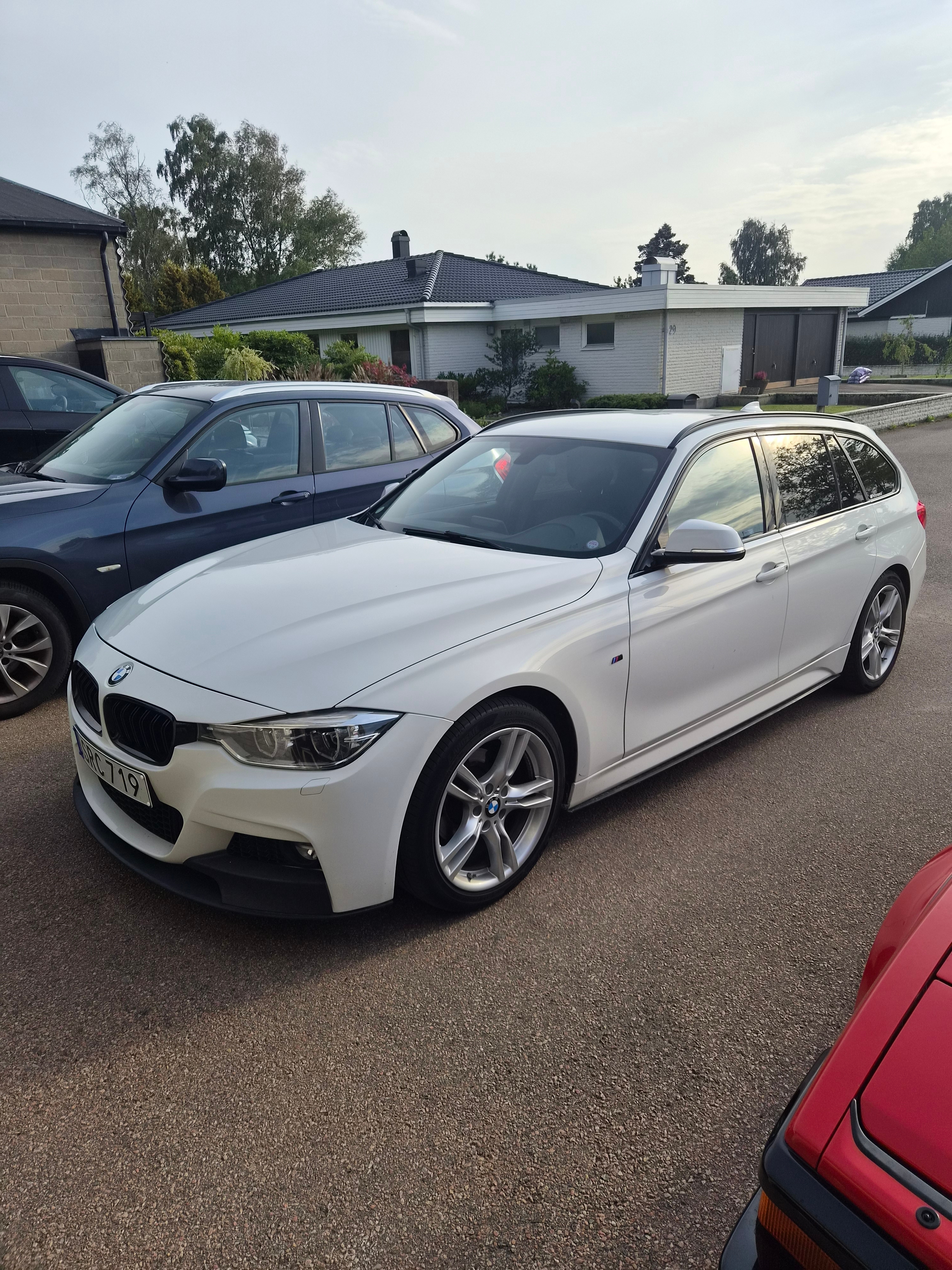 BMW 318d M Sport 2017, bild 2/5