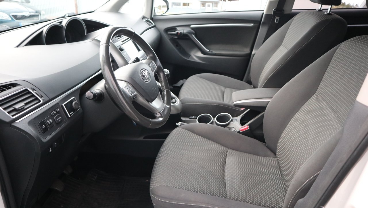 Toyota Verso 1.6 D-4D 2015, photo 4/10