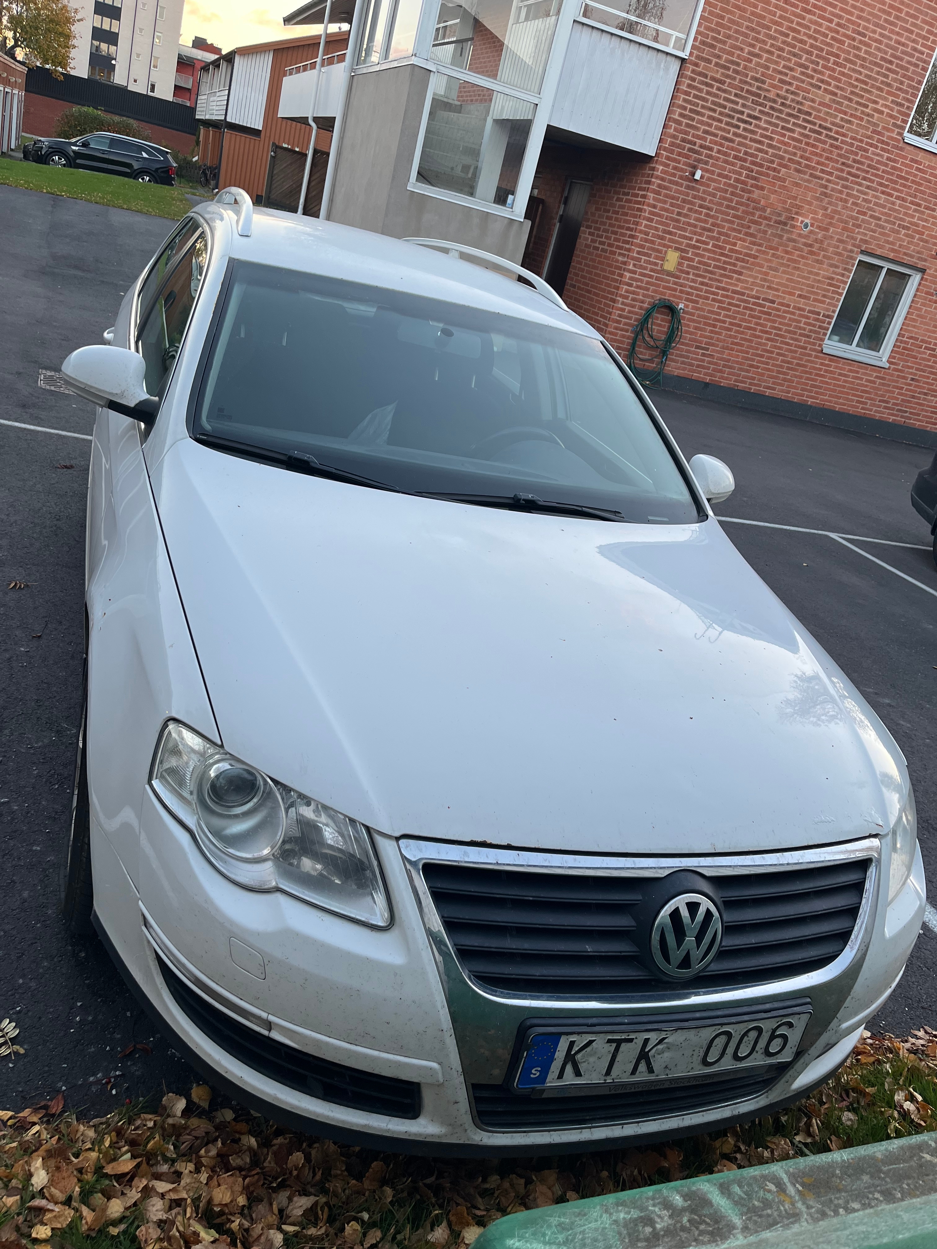 Volkswagen Passat 1.6 TDI 2010, photo 2/9