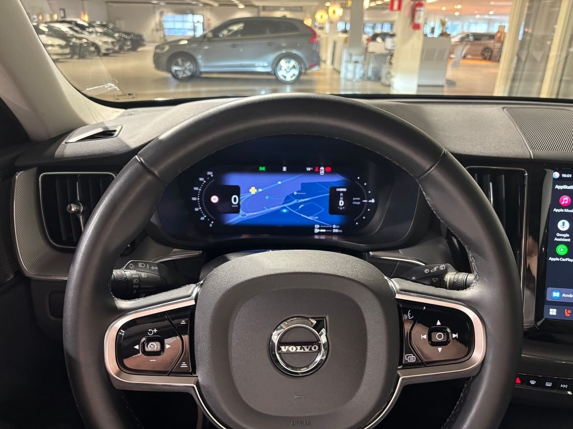 Volvo XC60 T6 Plus Dark 2025, bild 9/10