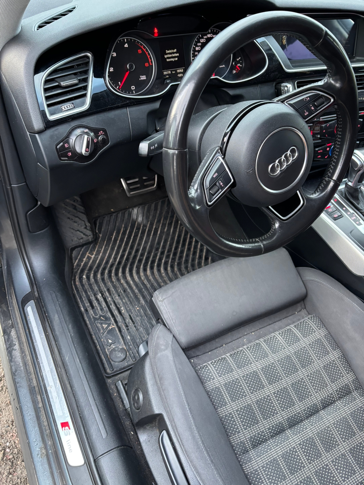 Audi A4 2.0 TDI 2015, bild 6/8