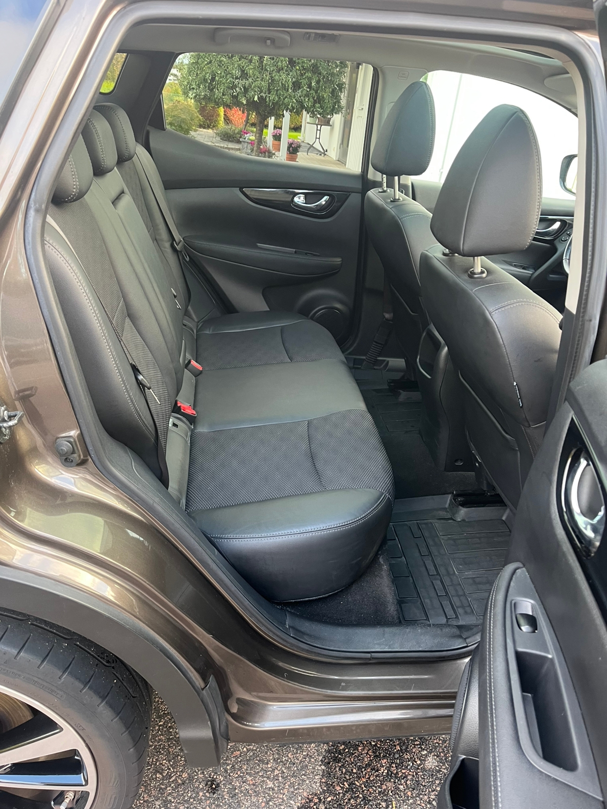 Nissan Qashqai 1.2 DIG-T Manuell 2017, bild 6/10