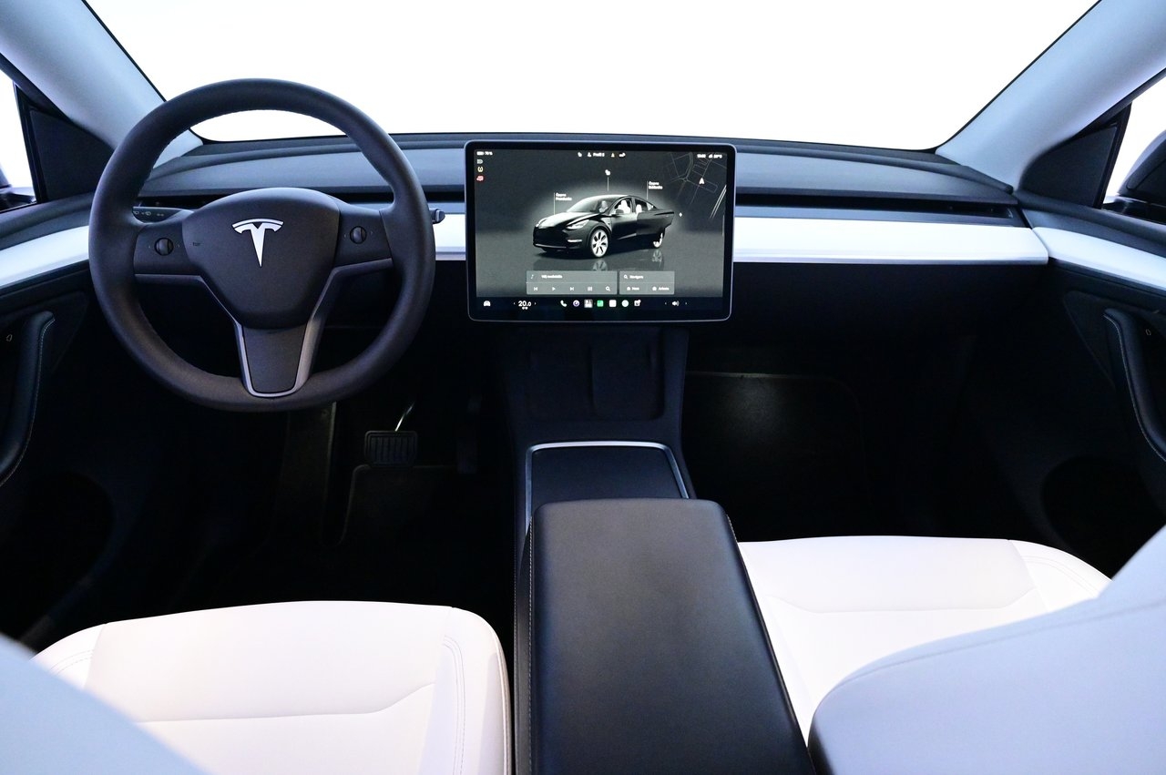 Tesla Model Y 2023, bild 6/10