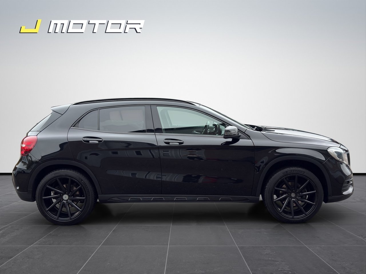 Mercedes-Benz GLA 200 7G AMG Line 2019, bild 6/10