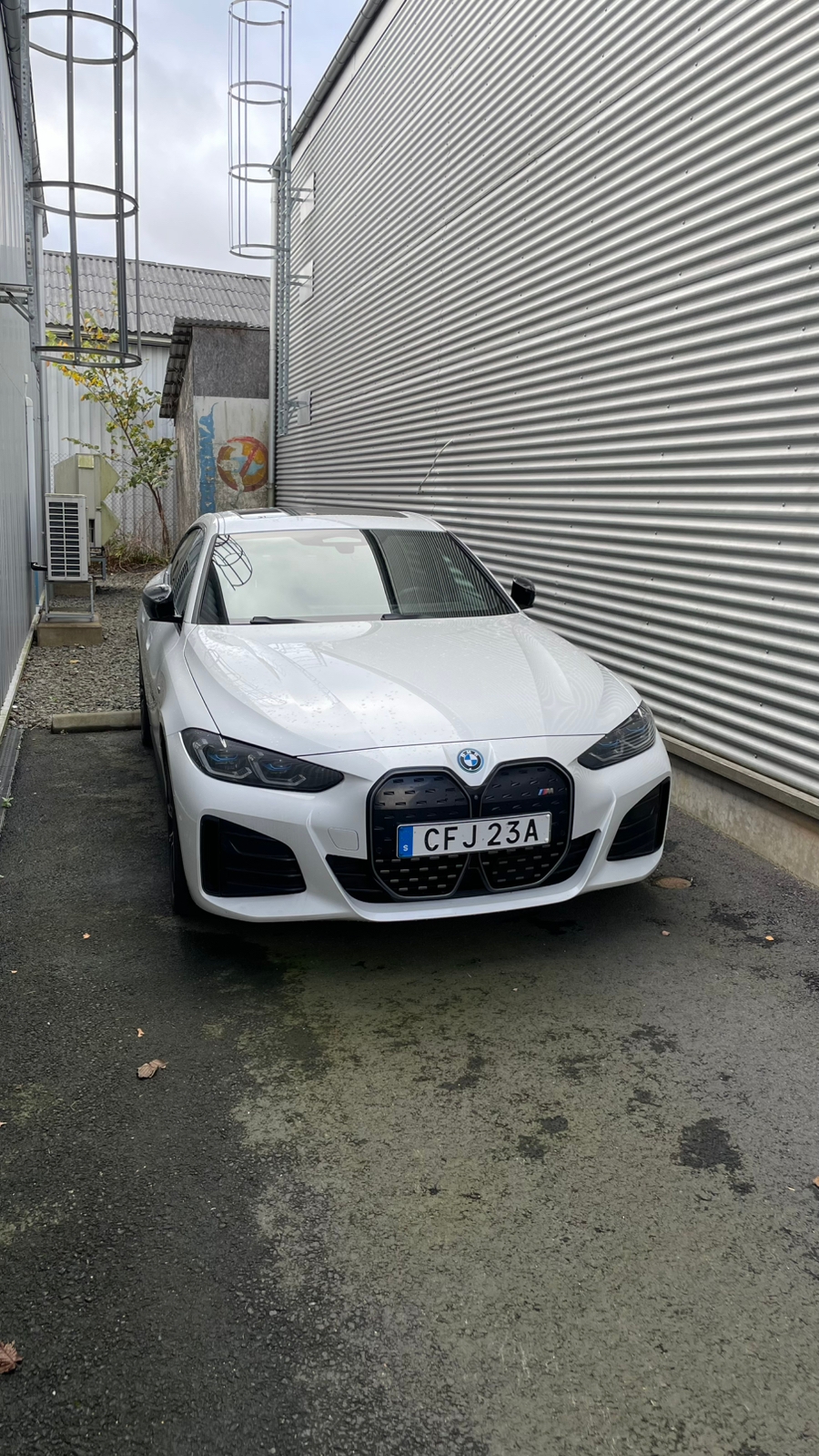 BMW i4