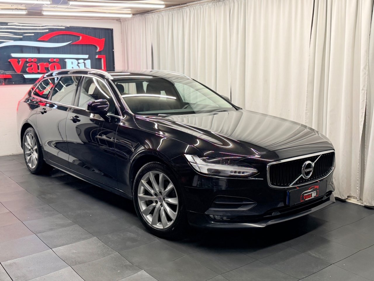 Volvo V90 D4