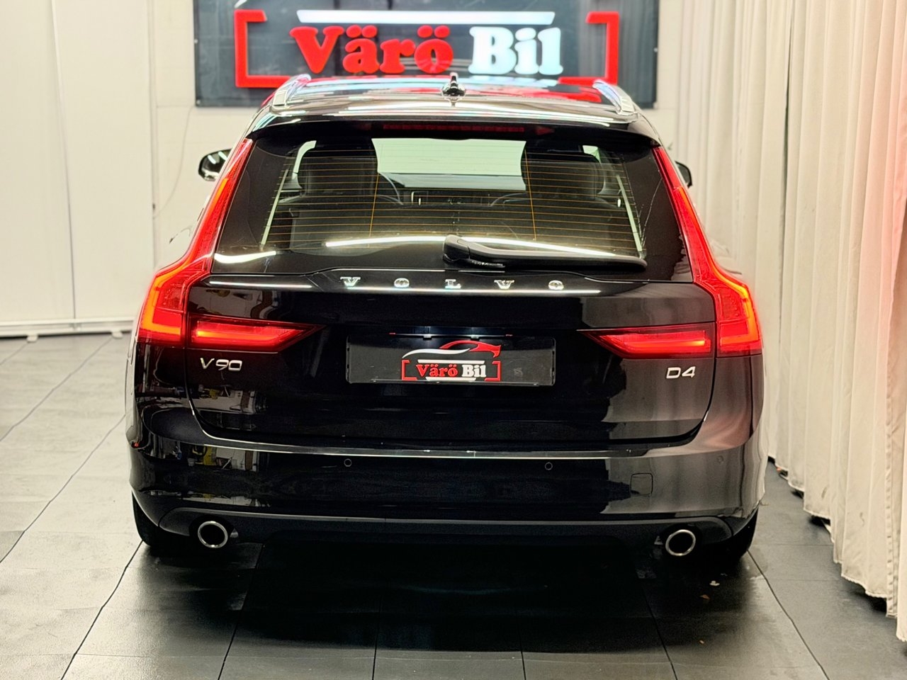 Volvo V90 D4 Momentum Advanced 2020, kuva 4/10