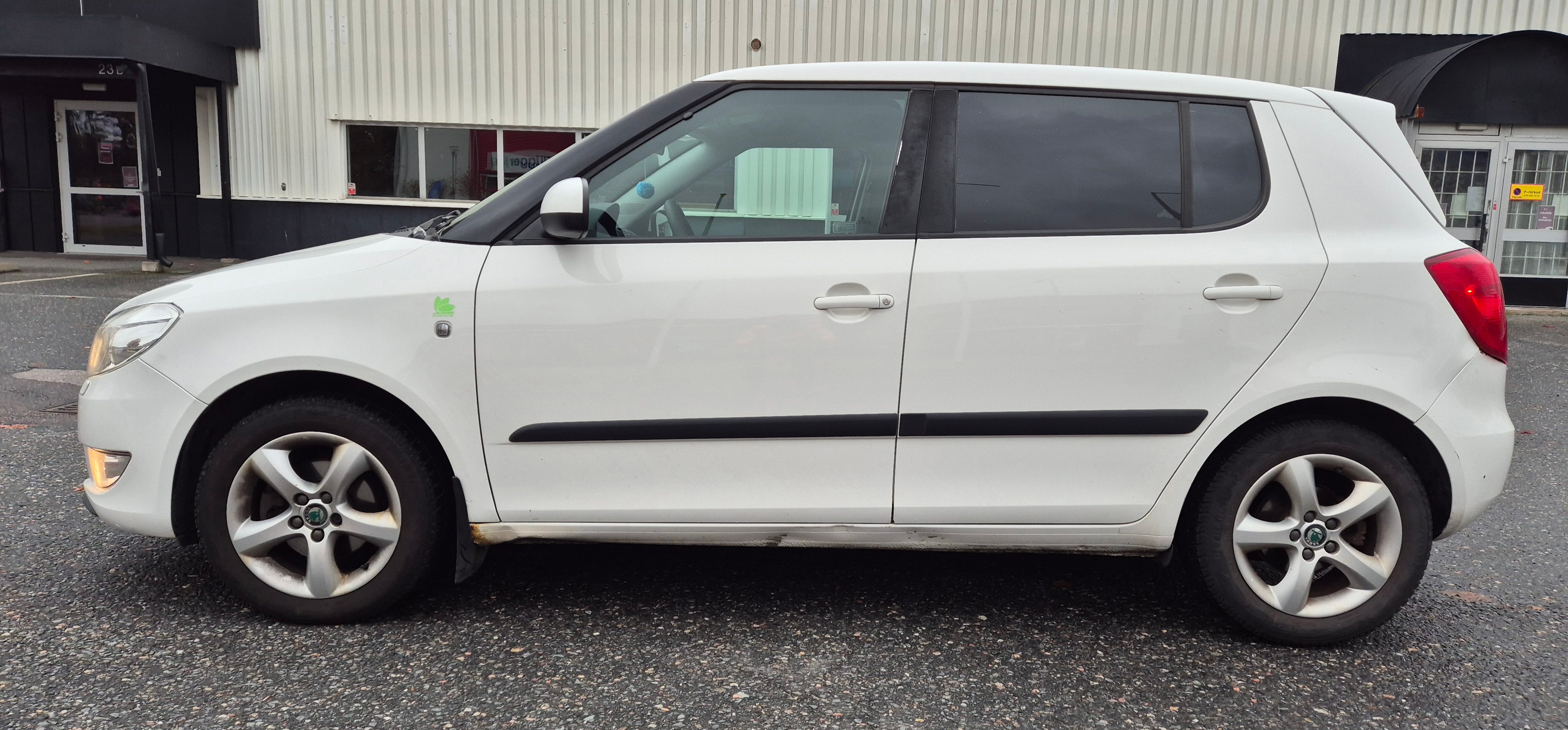 Skoda Fabia 1.2 TDI GreenLine 2011, kuva 2/9