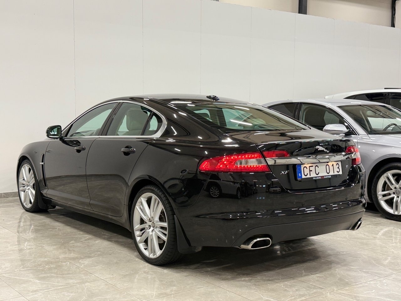 Jaguar XF 3.0 V6 Diesel S 2011, bild 3/10