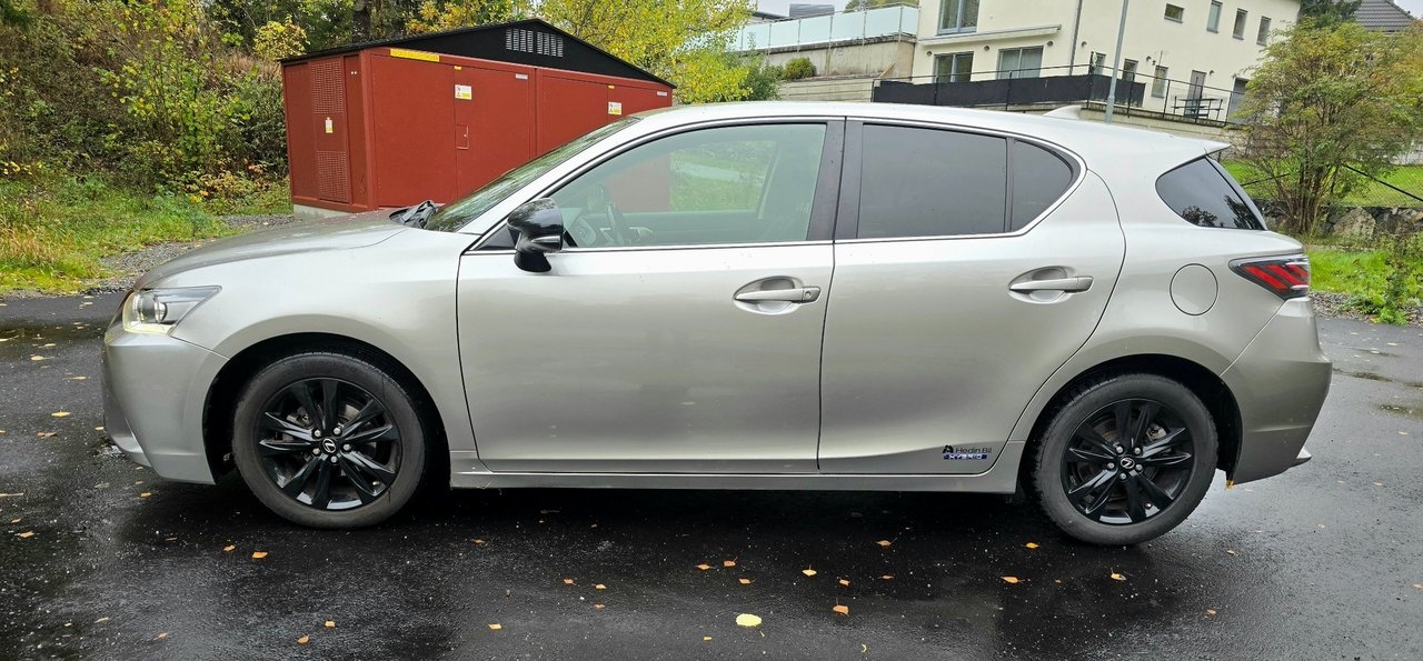 Lexus CT 200h F Sport 2017, bild 2/10