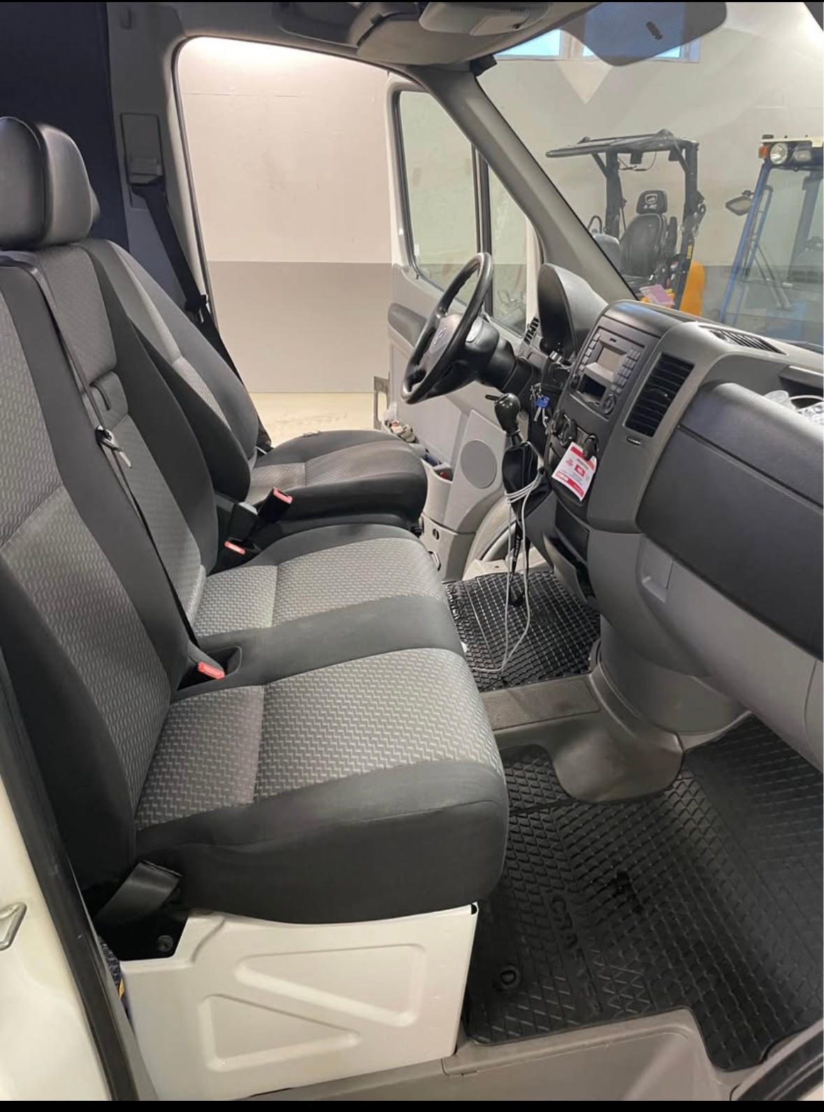 Volkswagen Crafter 35 2.0 TDI Manuell 2014, bild 3/5