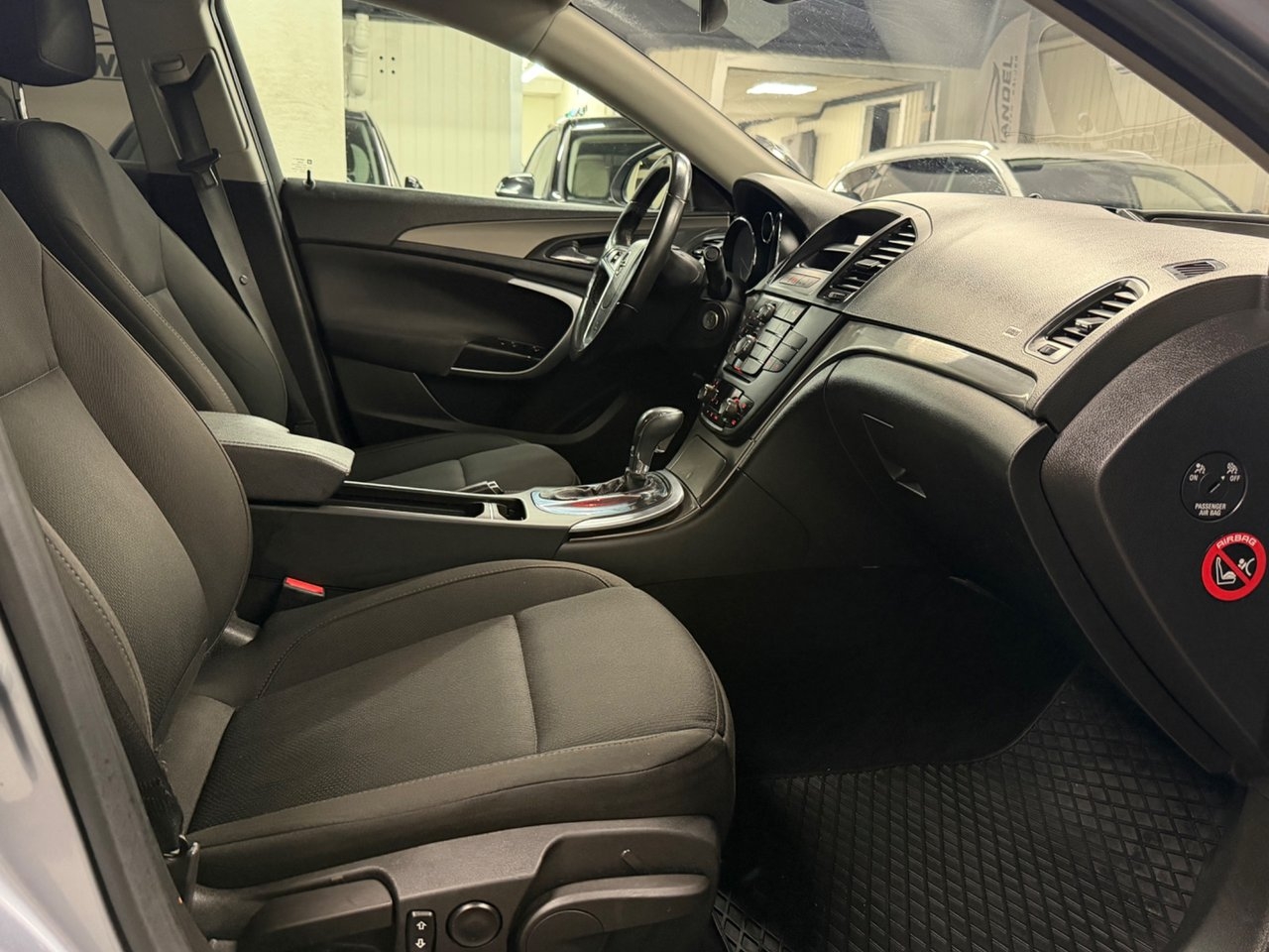 Opel Insignia 2.0 Turbo Edition Drag 2009, bild 5/10