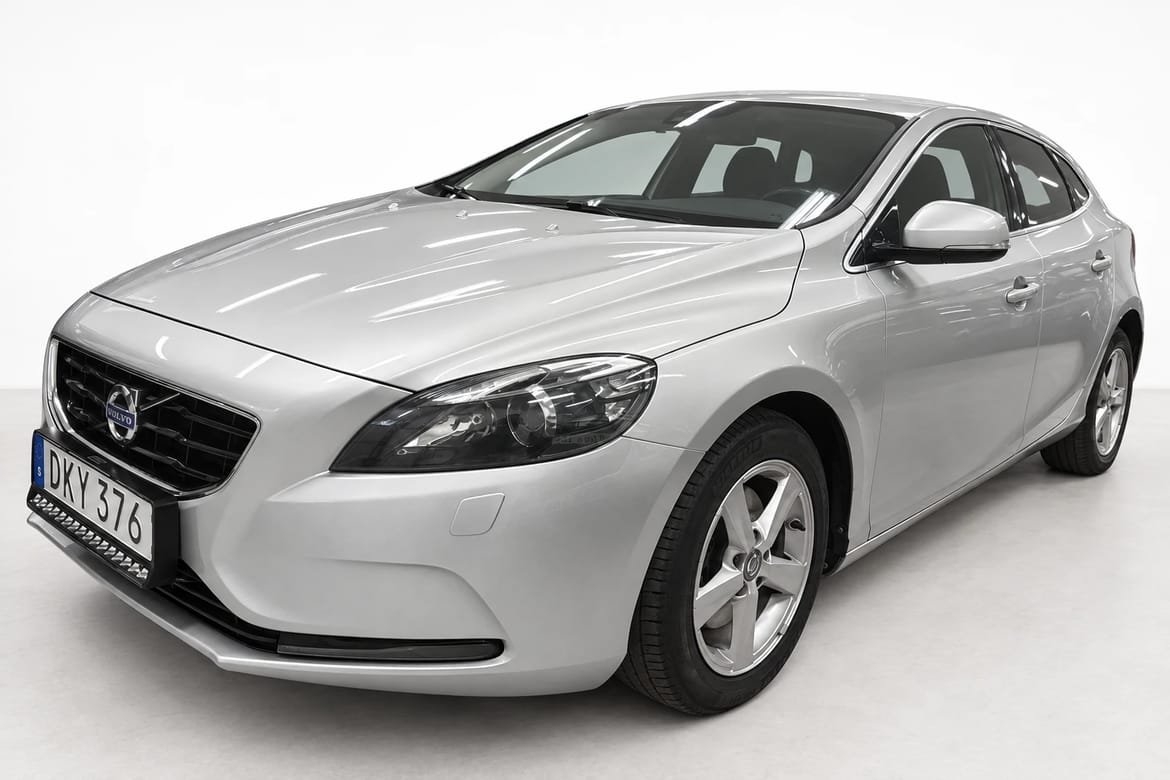 Volvo V40 T3 Momentum 2015, kuva 2/10