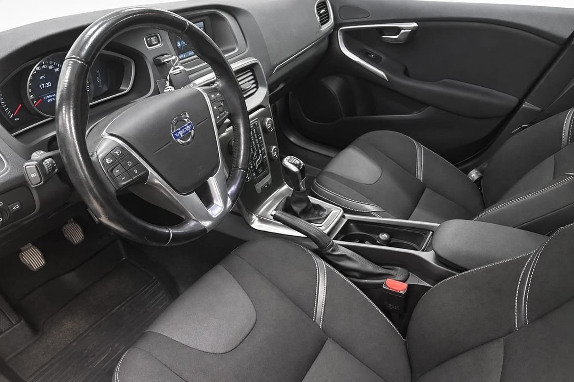 Volvo V40 T3 Momentum 2015, kuva 6/10