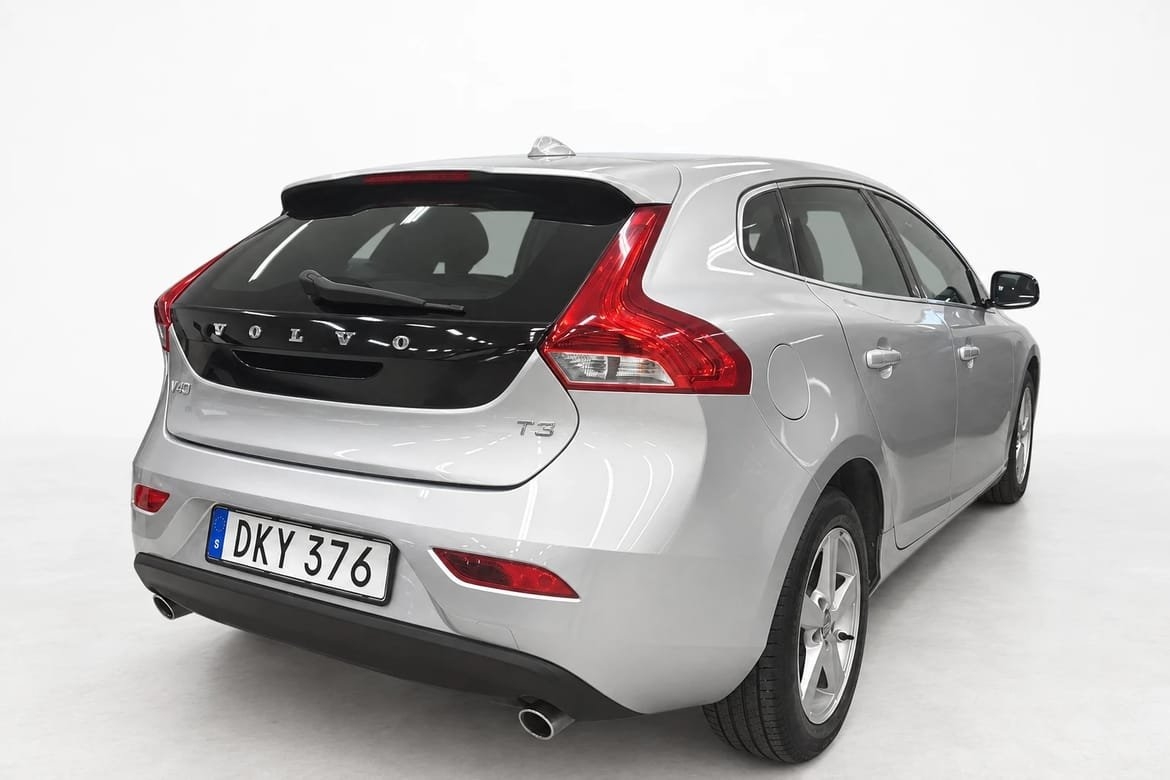 Volvo V40 T3 Momentum 2015, kuva 4/10