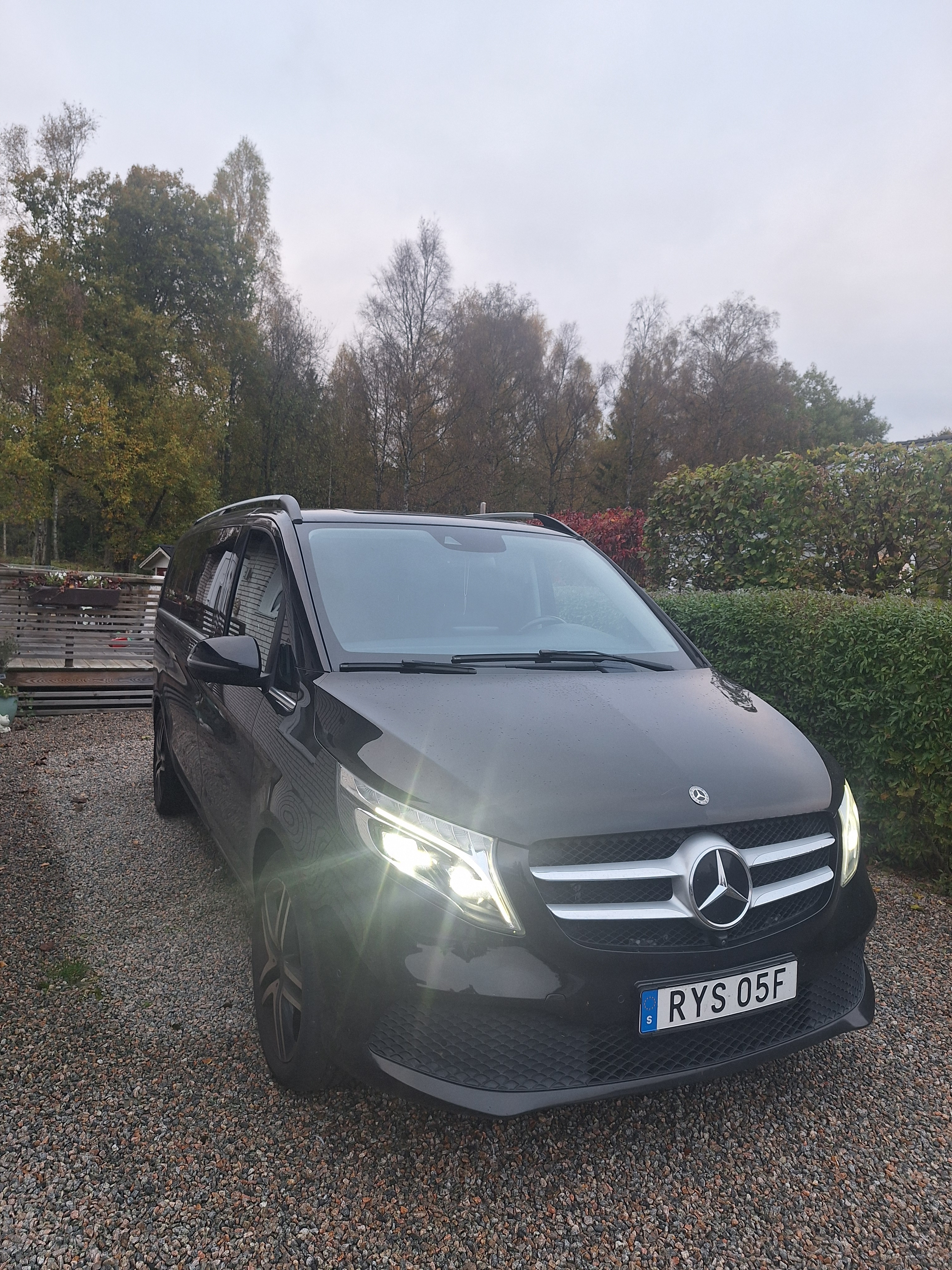 Mercedes-Benz V 300 d 3.1t 2.0 9G-Tronic 2020, bild 2/10