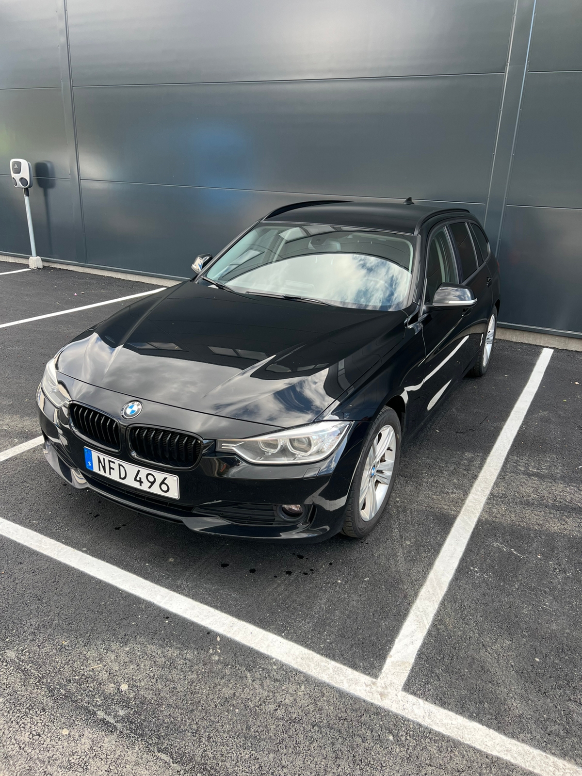 BMW 318d 2013, bild 2/9