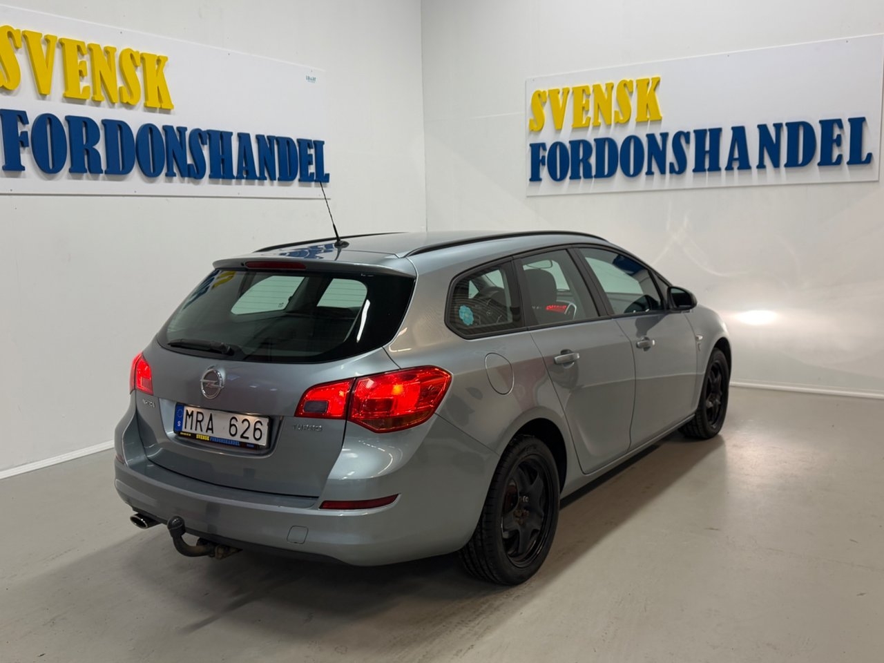 Opel Astra 1.4 Turbo Enjoy 2011, photo 5/10