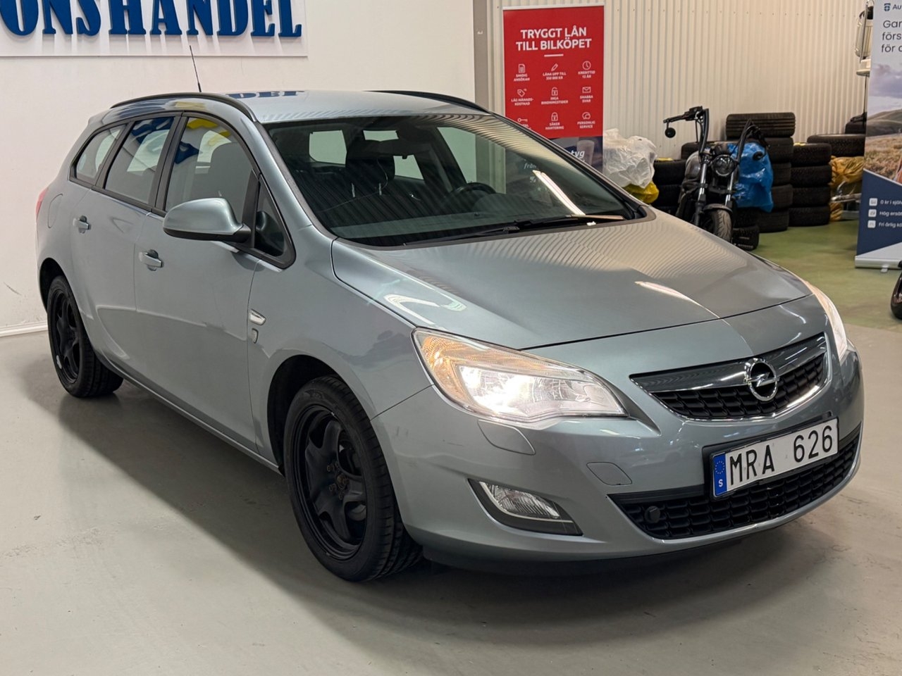 Opel Astra 1.4 Turbo Enjoy 2011, photo 4/10