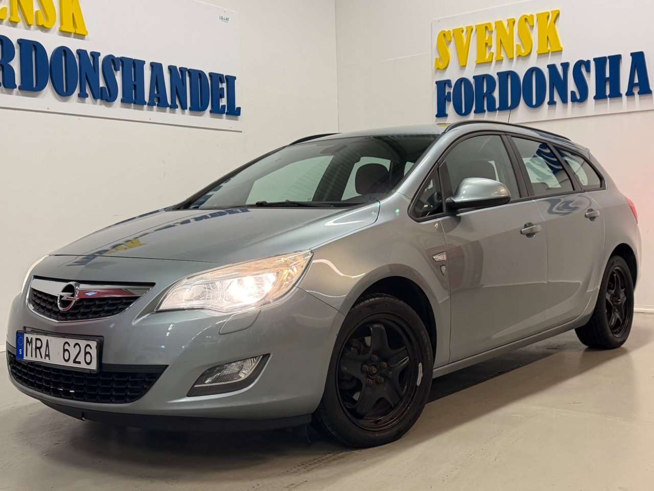 Opel Astra 1.4 Turbo Enjoy 2011, photo 2/10