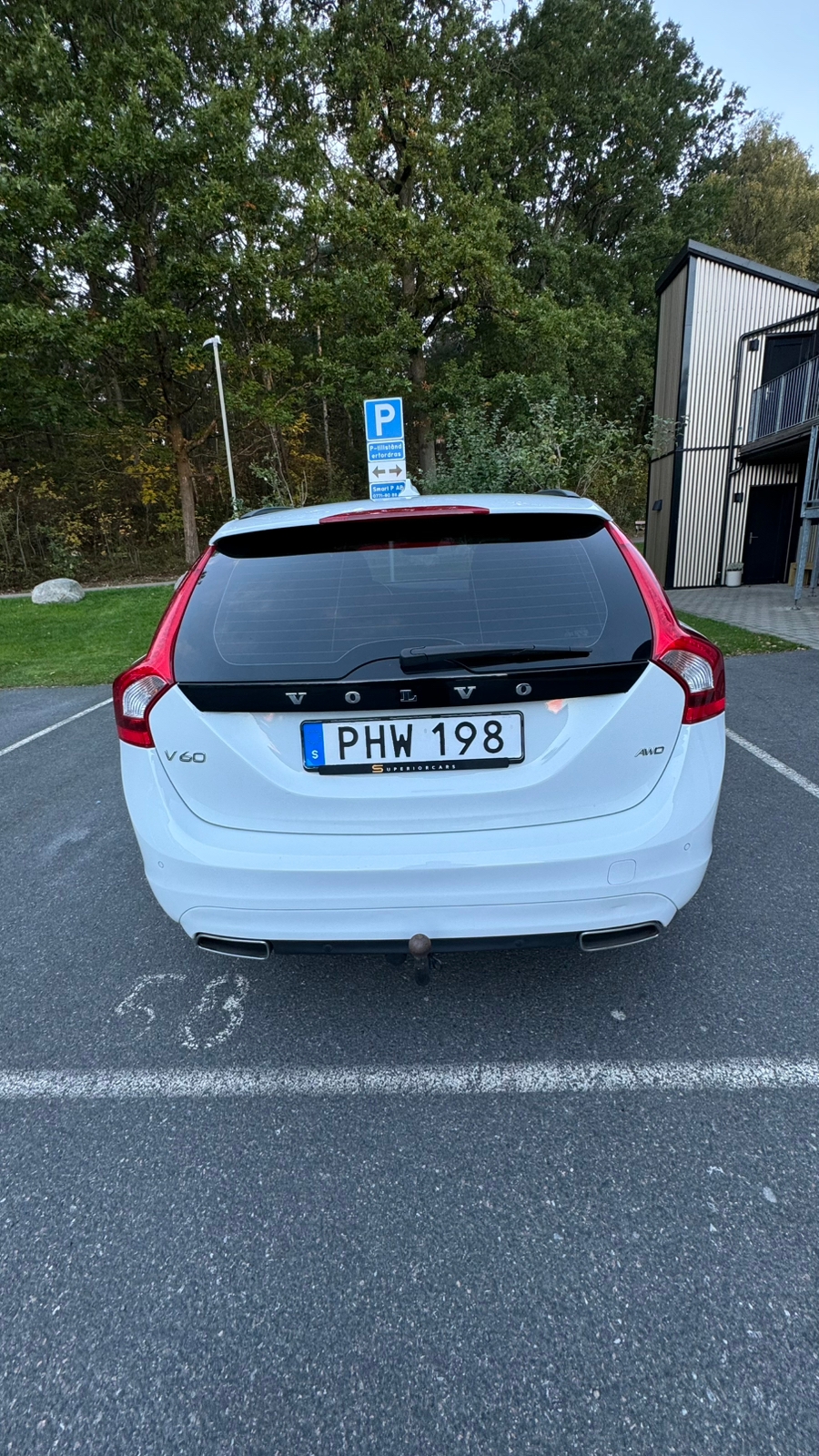 Volvo V60 D4 AWD Geartronic 2017, bild 2/10