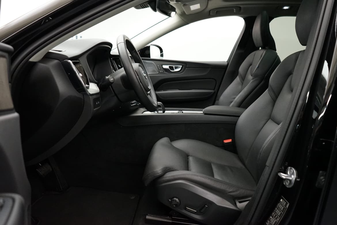 Volvo XC60 T6 Plus Dark Nordic 2025, photo 5/10