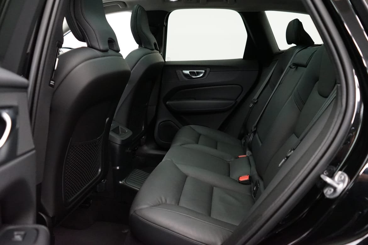 Volvo XC60 T6 Plus Dark Nordic 2025, photo 7/10