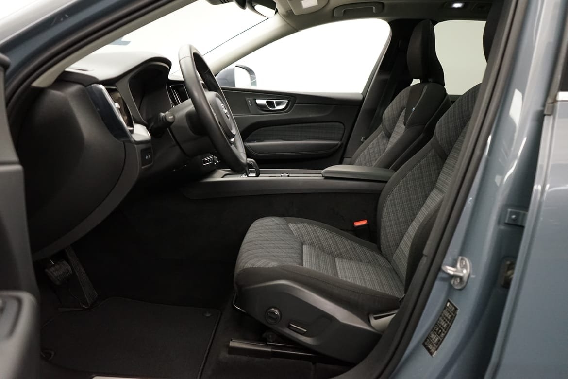 Volvo XC60 T6 Core Bright 2024, bild 5/10