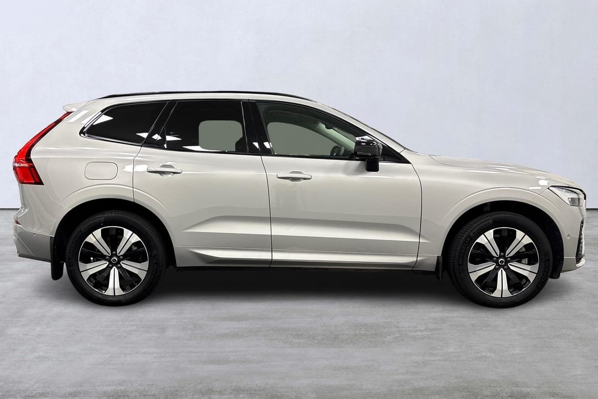 Volvo XC60 T6 Plus Dark Nordic 2025, bild 3/10