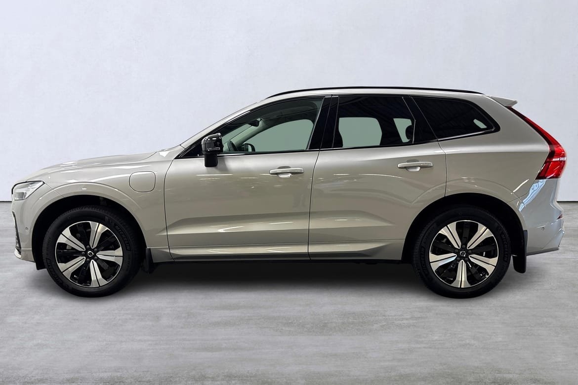 Volvo XC60 T6 Plus Dark Nordic 2025, bild 2/10