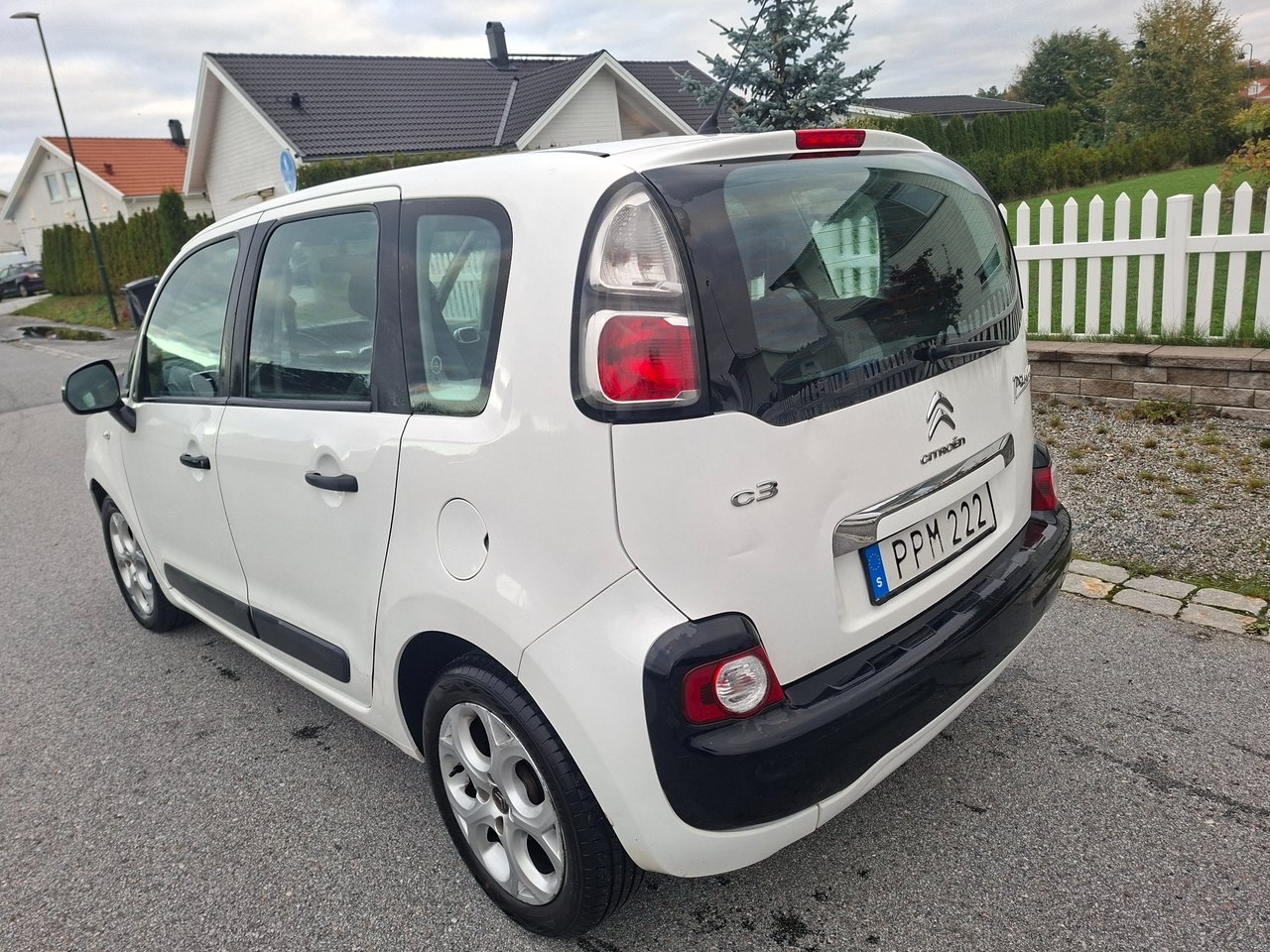 Citroen C3 Picasso 1.6 HDi 92HK 2014, bild 2/10