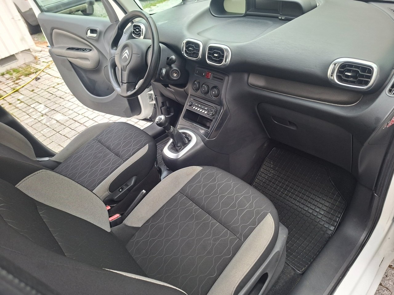 Citroen C3 Picasso 1.6 HDi 92HK 2014, bild 7/10