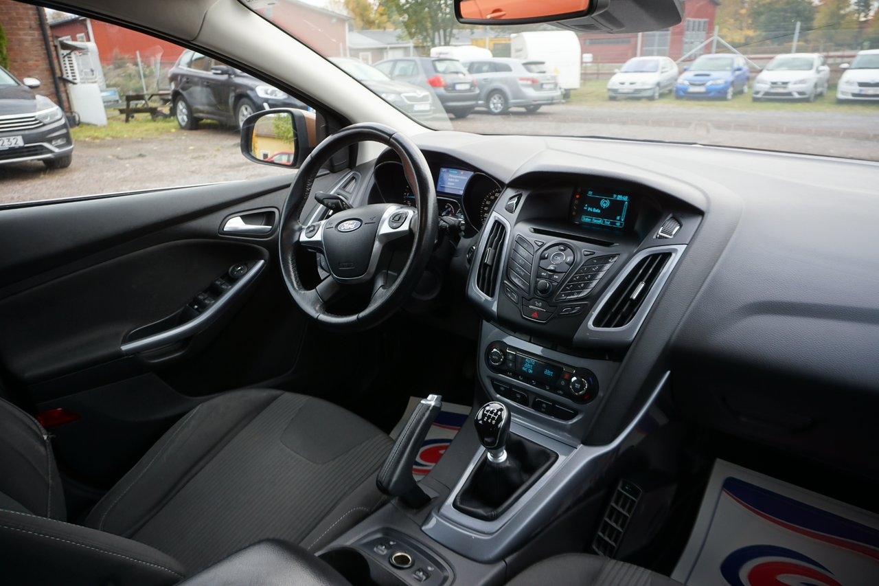 Ford Focus 1.6 TDCi ECOnetic Titanium 2014, bild 6/7