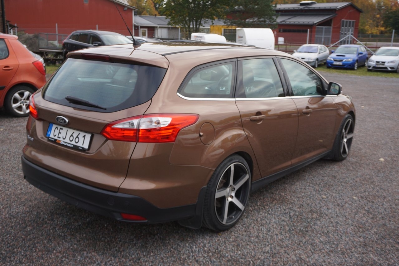 Ford Focus 1.6 TDCi ECOnetic Titanium 2014, bild 2/7