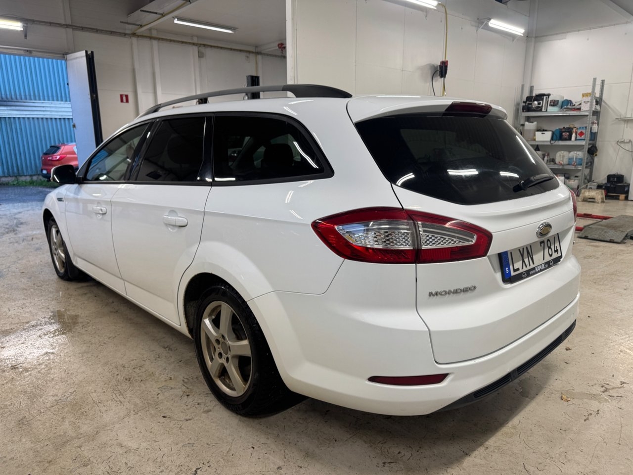 Ford Mondeo Kombi 1.6 TDCi Trend Euro 5 2011, bild 7/10