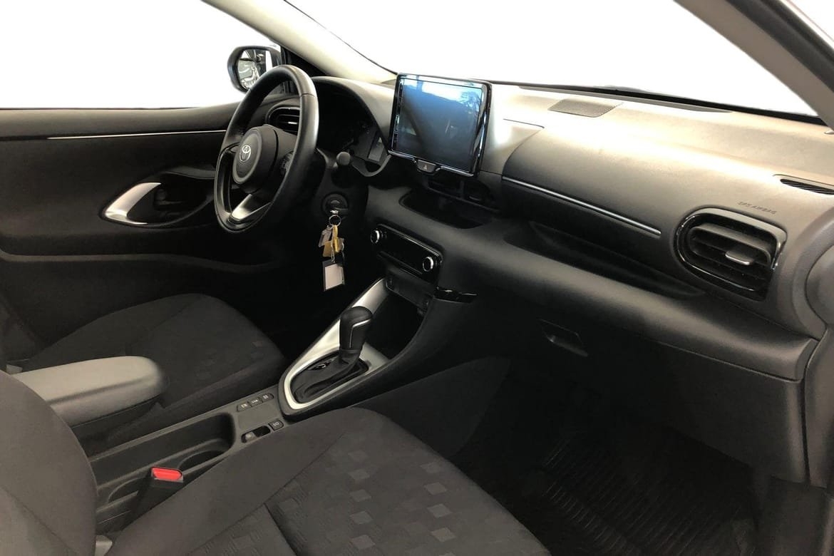 Toyota Yaris 1.5 Hybrid 116 Active 2026, bild 7/10