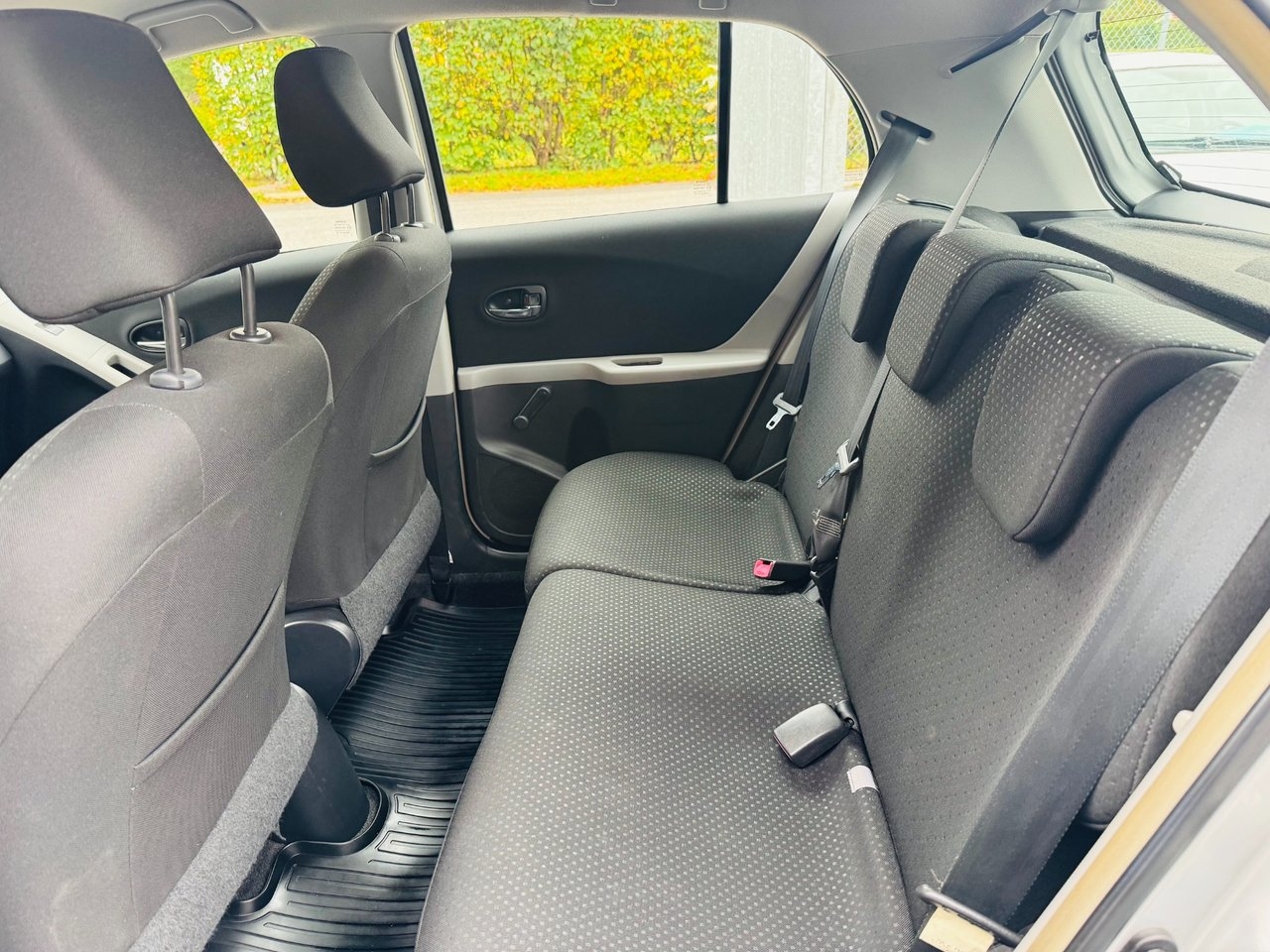 Toyota Yaris 2011, bild 7/10
