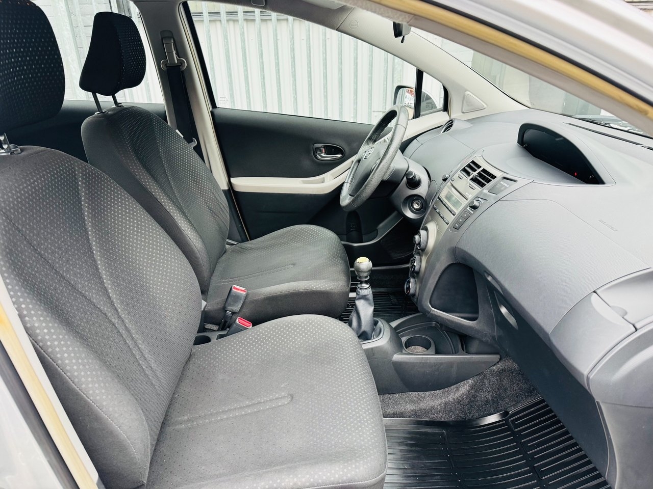 Toyota Yaris 2011, bild 5/10