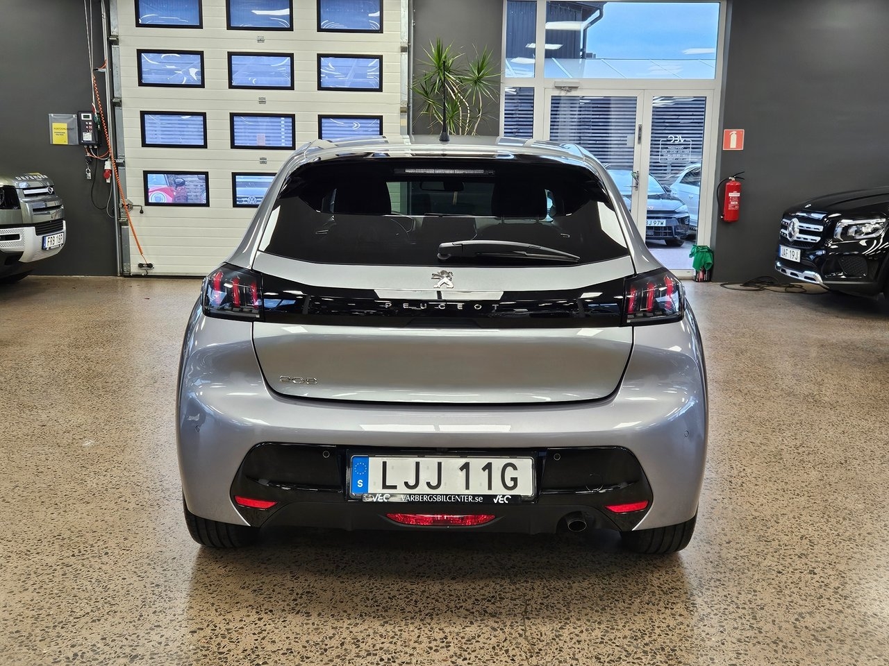 Peugeot 208 1.2 PureTech 100 Allure 2023, bild 5/10