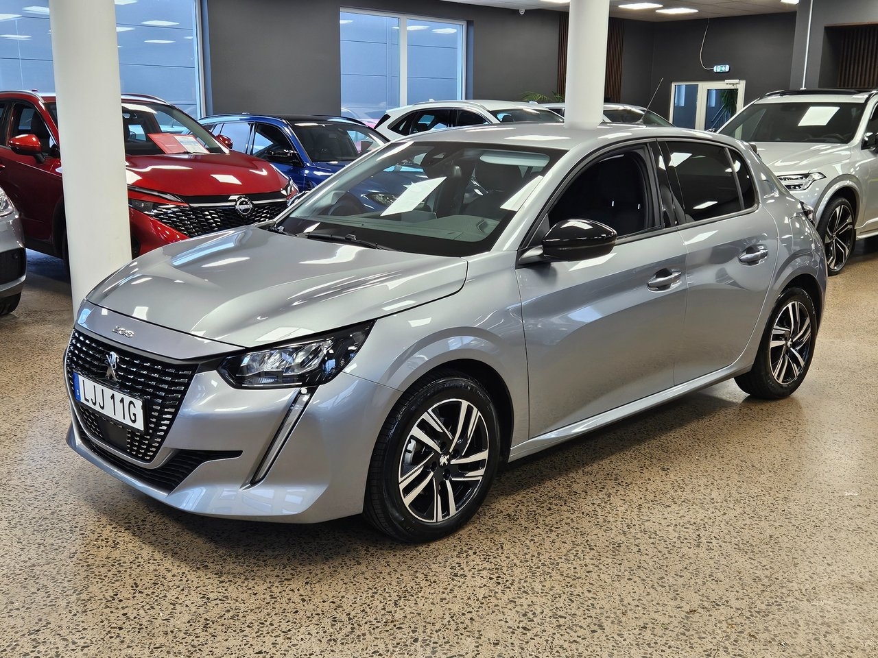 Peugeot 208 1.2 PureTech 100 Allure 2023, bild 3/10
