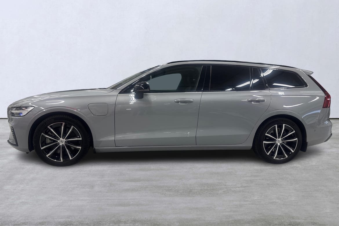 Volvo V60 T6 Plus Dark Nordic 2025, bild 2/10