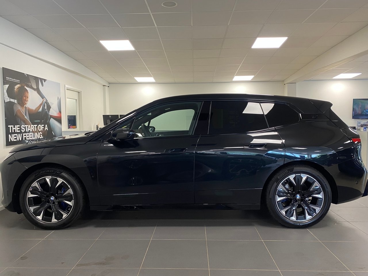 BMW iX 60 M Sport 2026, photo 2/10