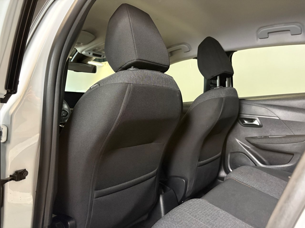 Peugeot 208 Style HYBRID 101hk AUT 2025, bild 7/10