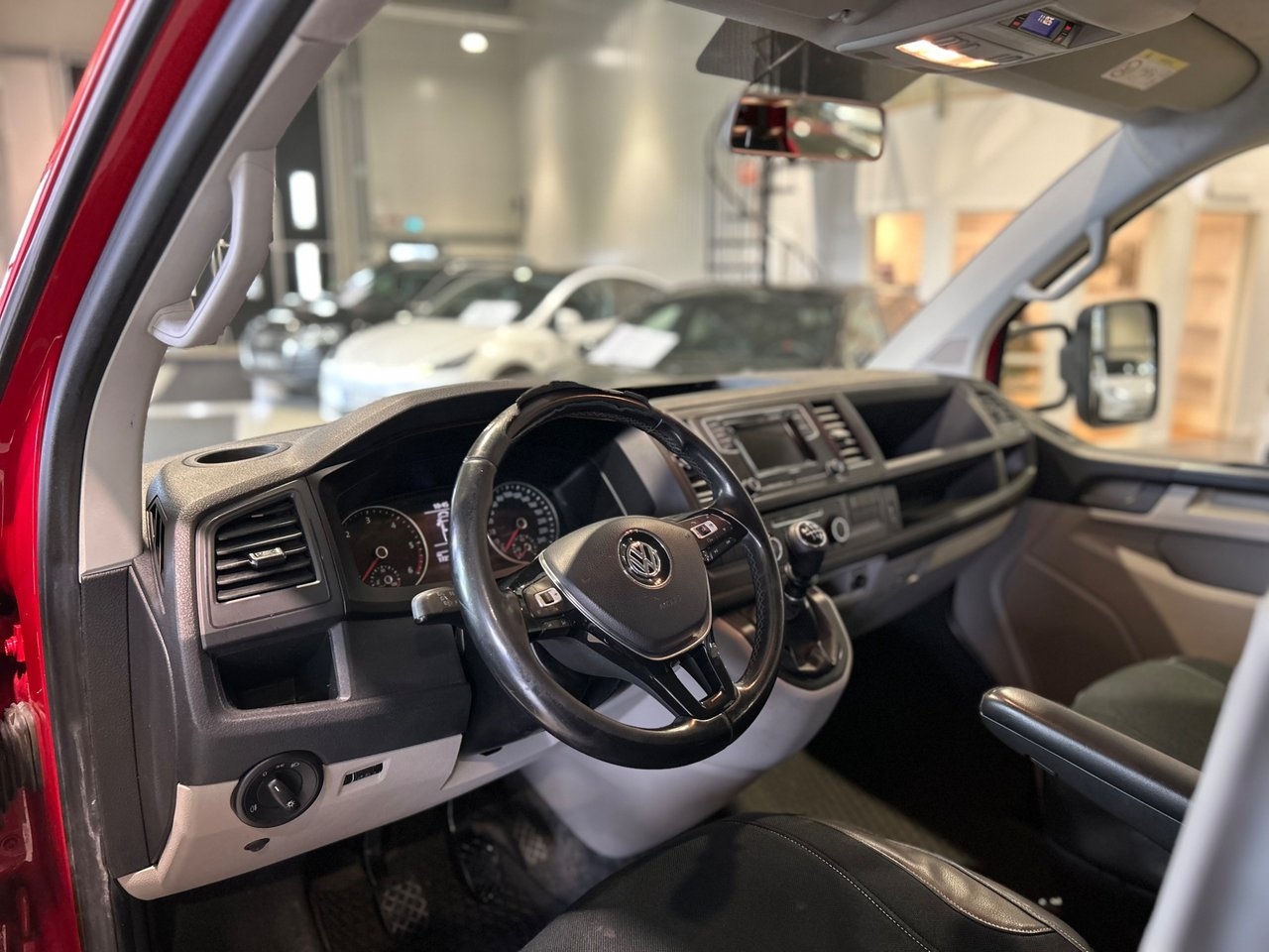 Volkswagen Transporter 2.0 TDI SCR 2018, bild 7/10